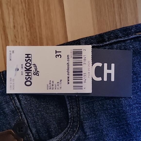 Brand New with Tags 3T Osh Kosh Jeans with suspenders - Picture 2 of 4